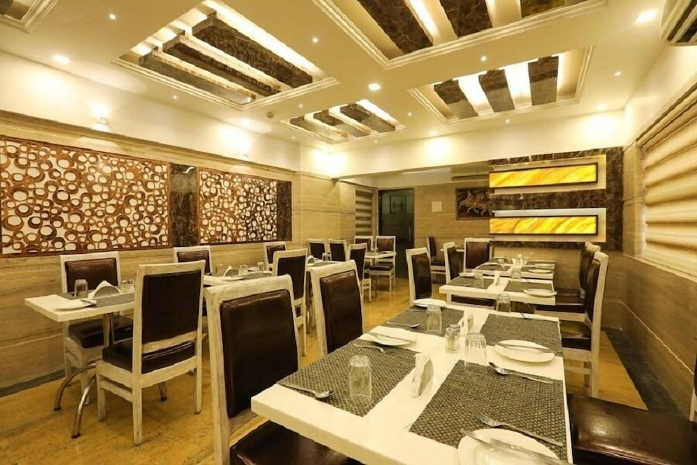 Jyoti Dwelling Hotel Mumbai Exterior foto