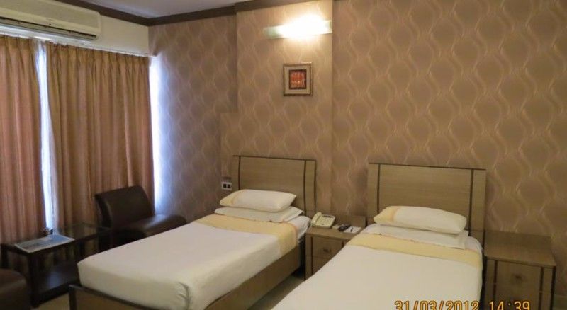 Jyoti Dwelling Hotel Mumbai Exterior foto