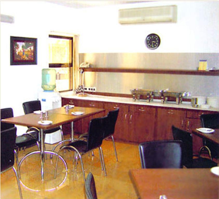 Jyoti Dwelling Hotel Mumbai Exterior foto